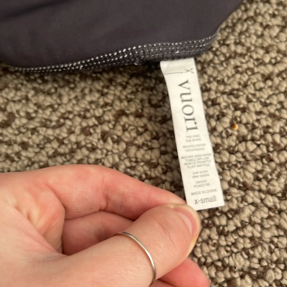 Vuori work out shorts - Picture 7 of 7